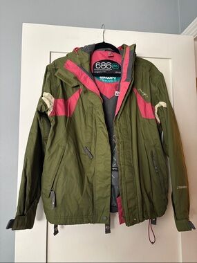 686 Six Eight Six Women’s Olive Pink Smarty Hoodie Insulated Jacket Waterproof